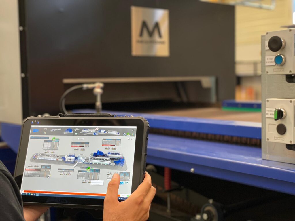 SCR-Überwachungssoftware SCADA auf einem Touchscreen-Tablet